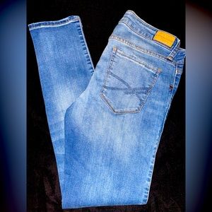 Women’s Aeropostale Ankle Jegging Medium Wash Jeans Size 4